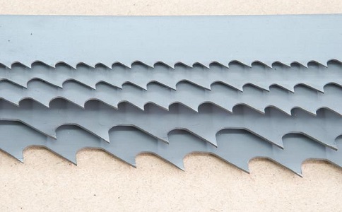 阳泉带锯床上的钢丝刷，对于带锯条的重要性